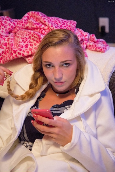 Kendra Sunderland stella di alta qualità fotografie
