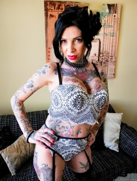 Megan Inky porno modello foto