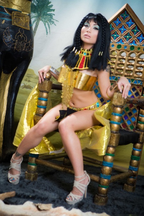 Cleopatra attrice calda foto